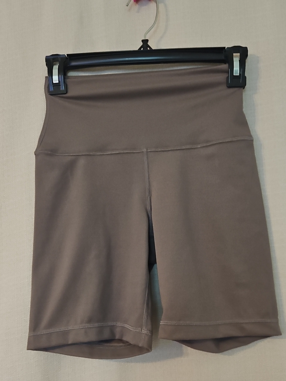 Yogalicious High-Waist Bike Shorts in Taupe